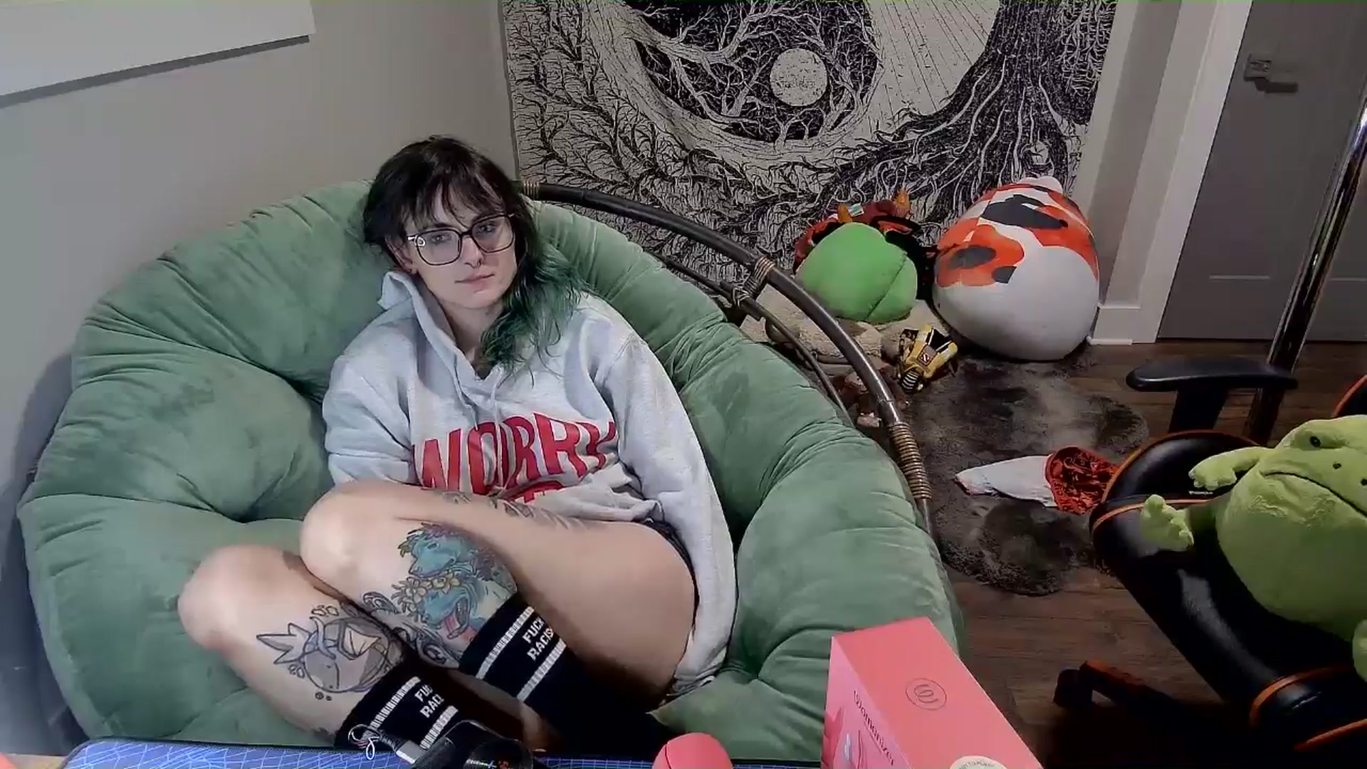 Gallery image thumbnail from Fueledbyfiona's myfreecams stream on, 02/24/2025, 05:20 image 7 of 20