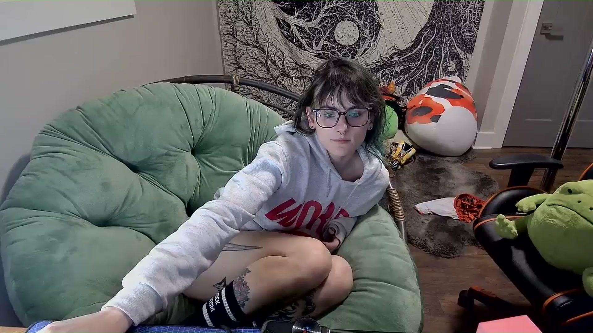 Gallery image thumbnail from Fueledbyfiona's myfreecams stream on, 02/24/2025, 05:20 image 20 of 20