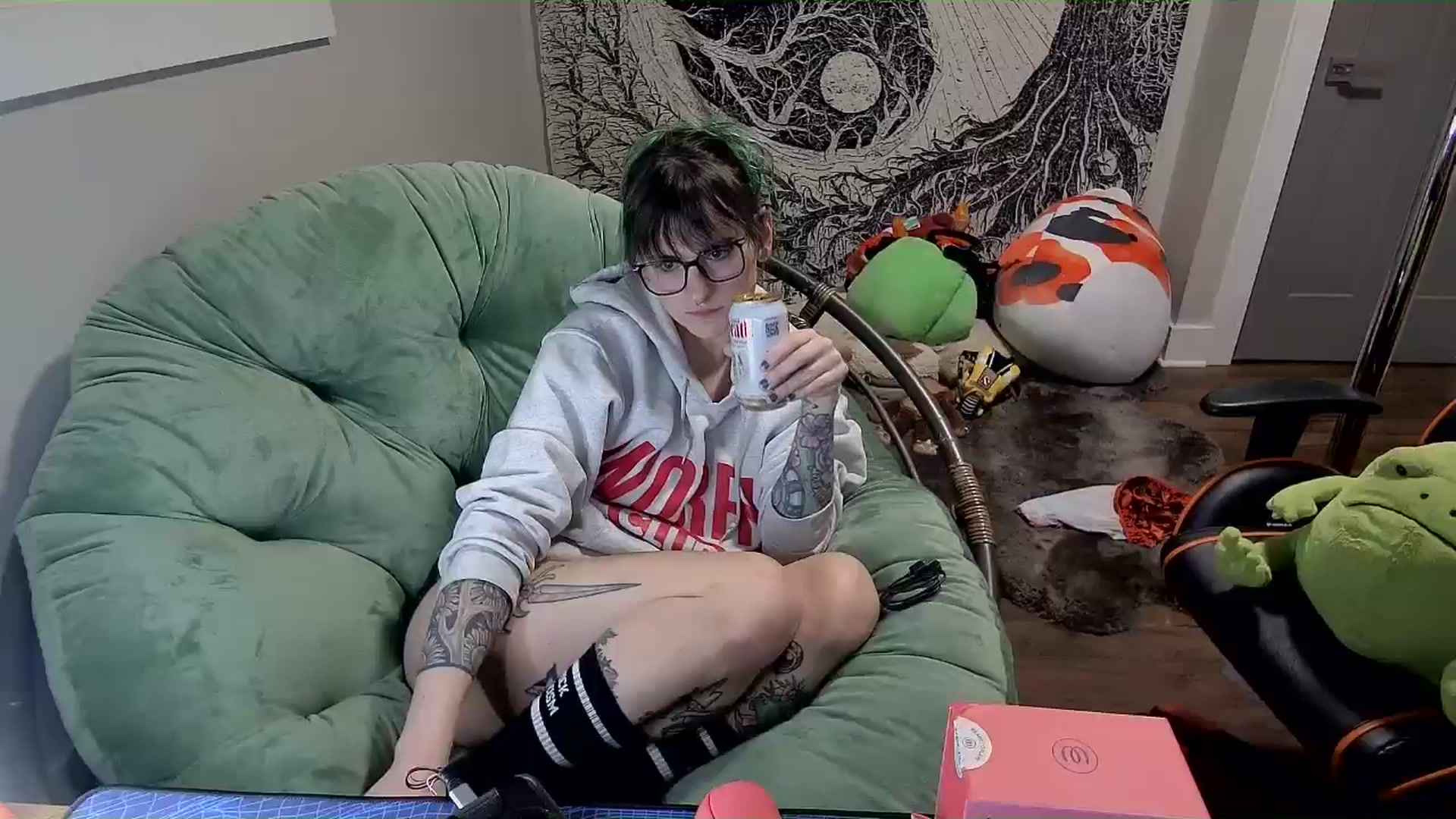 Gallery image thumbnail from Fueledbyfiona's myfreecams stream on, 02/24/2025, 05:20 image 5 of 20