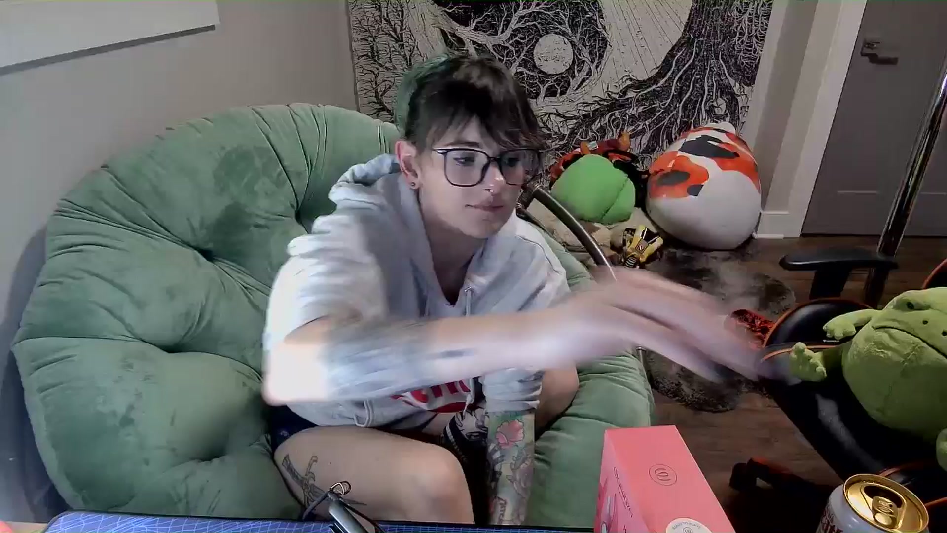 Gallery image thumbnail from Fueledbyfiona's myfreecams stream on, 02/24/2025, 05:20 image 1 of 20