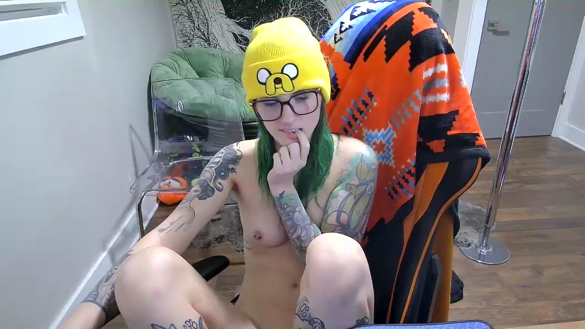Gallery image thumbnail from Fueledbyfiona's myfreecams stream on, 03/01/2025, 08:36 image 6 of 20