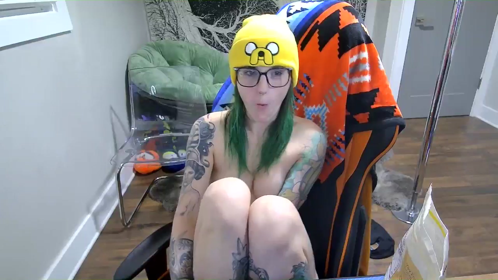Gallery image thumbnail from Fueledbyfiona's myfreecams stream on, 03/01/2025, 08:36 image 7 of 20