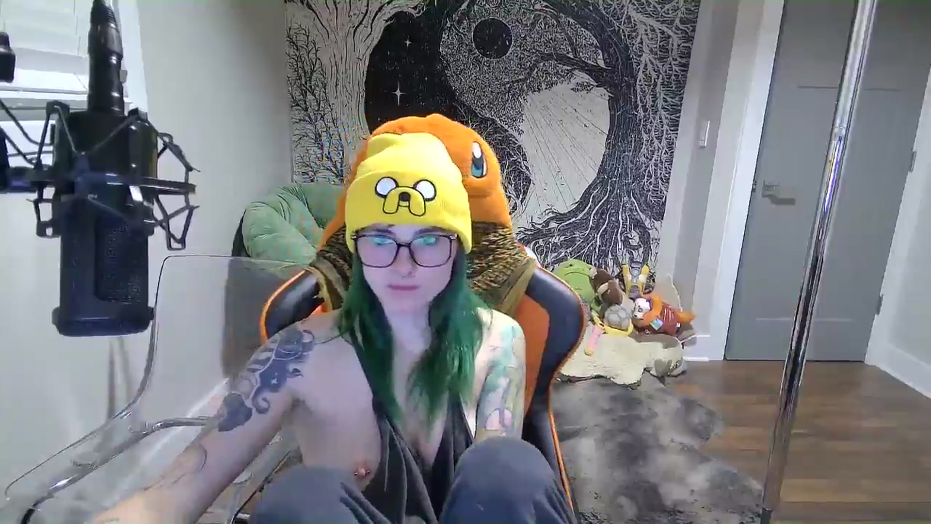 Gallery image thumbnail from Fueledbyfiona's myfreecams stream on, 03/03/2025, 04:19 image 9 of 20