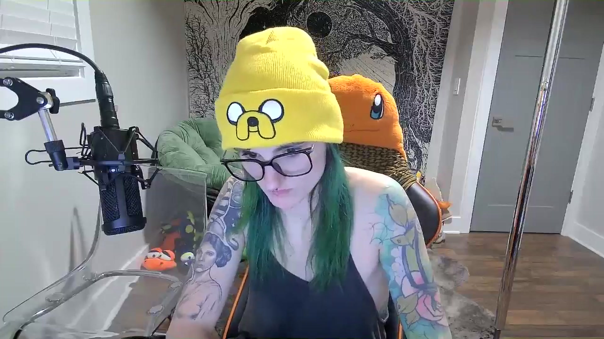 Gallery image thumbnail from Fueledbyfiona's myfreecams stream on, 03/03/2025, 04:19 image 2 of 20