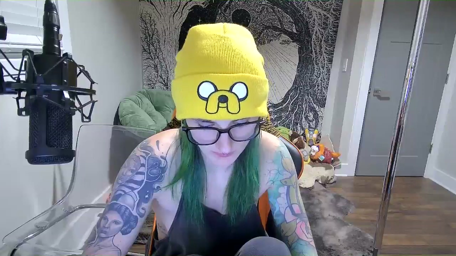 Gallery image thumbnail from Fueledbyfiona's myfreecams stream on, 03/03/2025, 04:19 image 4 of 20