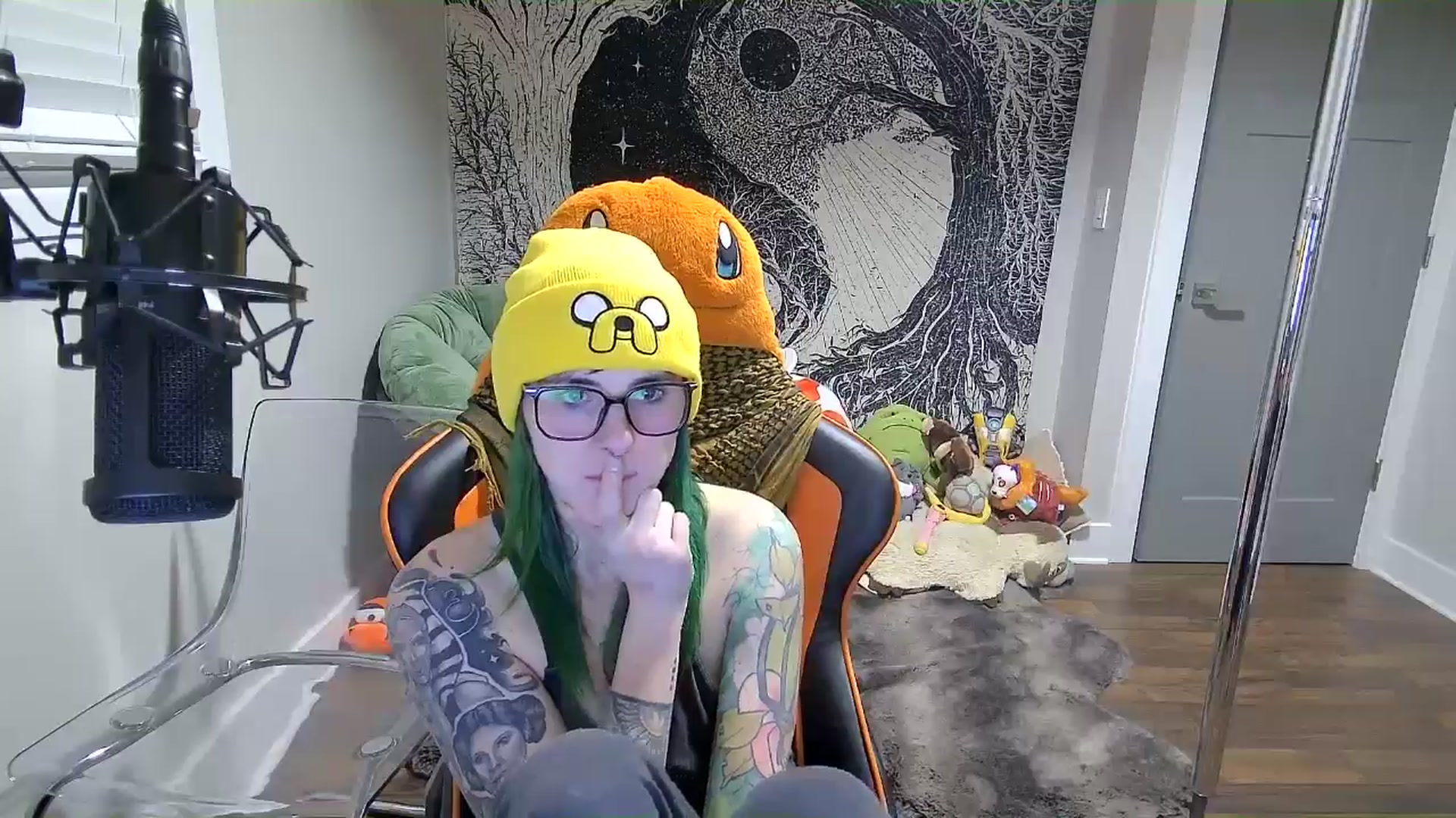 Gallery image thumbnail from Fueledbyfiona's myfreecams stream on, 03/03/2025, 04:19 image 16 of 20