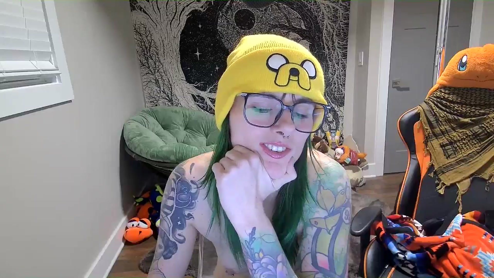 Gallery image thumbnail from Fueledbyfiona's myfreecams stream on, 03/03/2025, 07:17 image 17 of 20