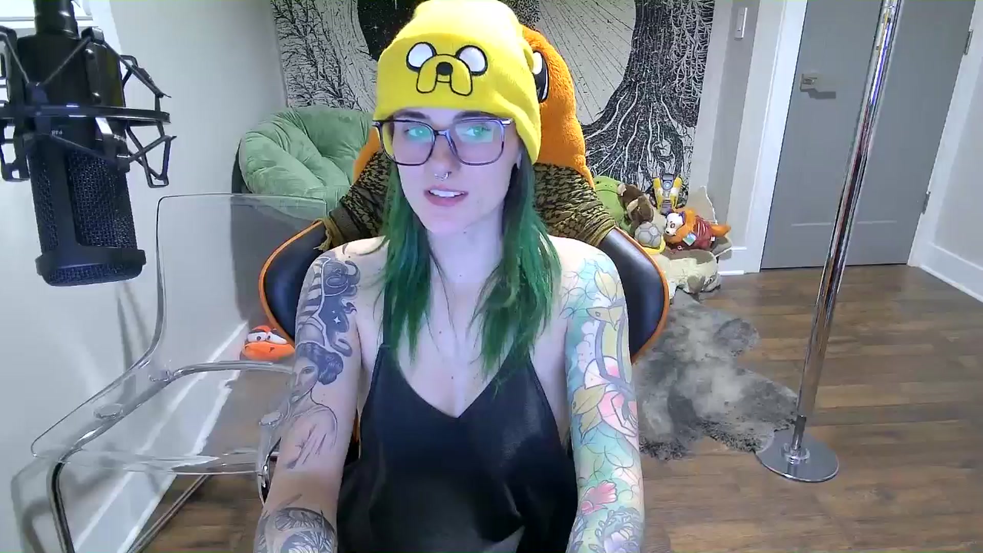 Gallery image thumbnail from Fueledbyfiona's myfreecams stream on, 03/03/2025, 07:17 image 3 of 20
