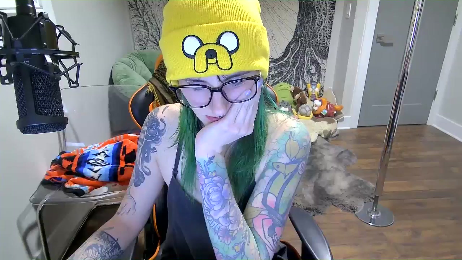 Gallery image thumbnail from Fueledbyfiona's myfreecams stream on, 03/03/2025, 07:17 image 10 of 20
