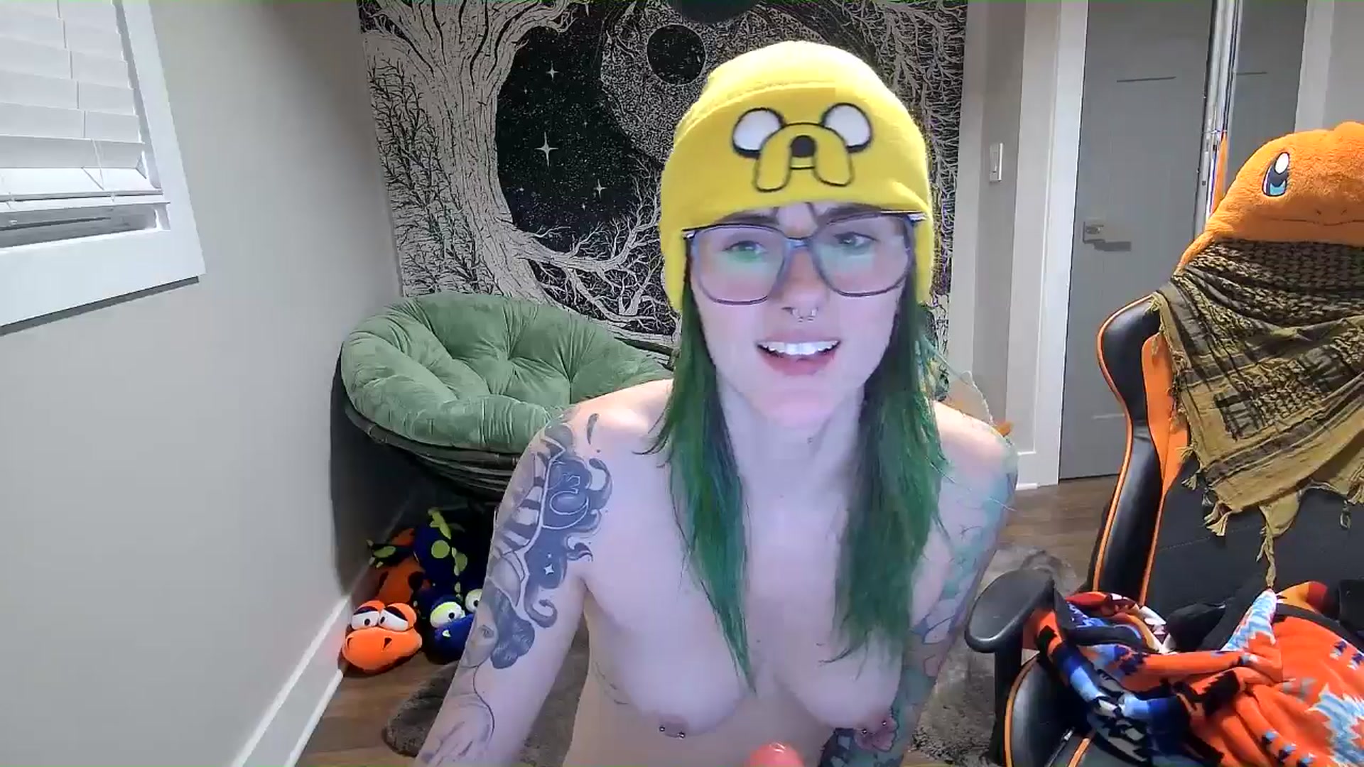 Gallery image thumbnail from Fueledbyfiona's myfreecams stream on, 03/03/2025, 07:17 image 18 of 20
