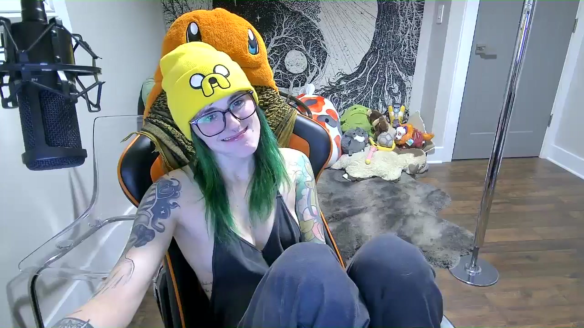 Gallery image thumbnail from Fueledbyfiona's myfreecams stream on, 03/03/2025, 07:17 image 1 of 20
