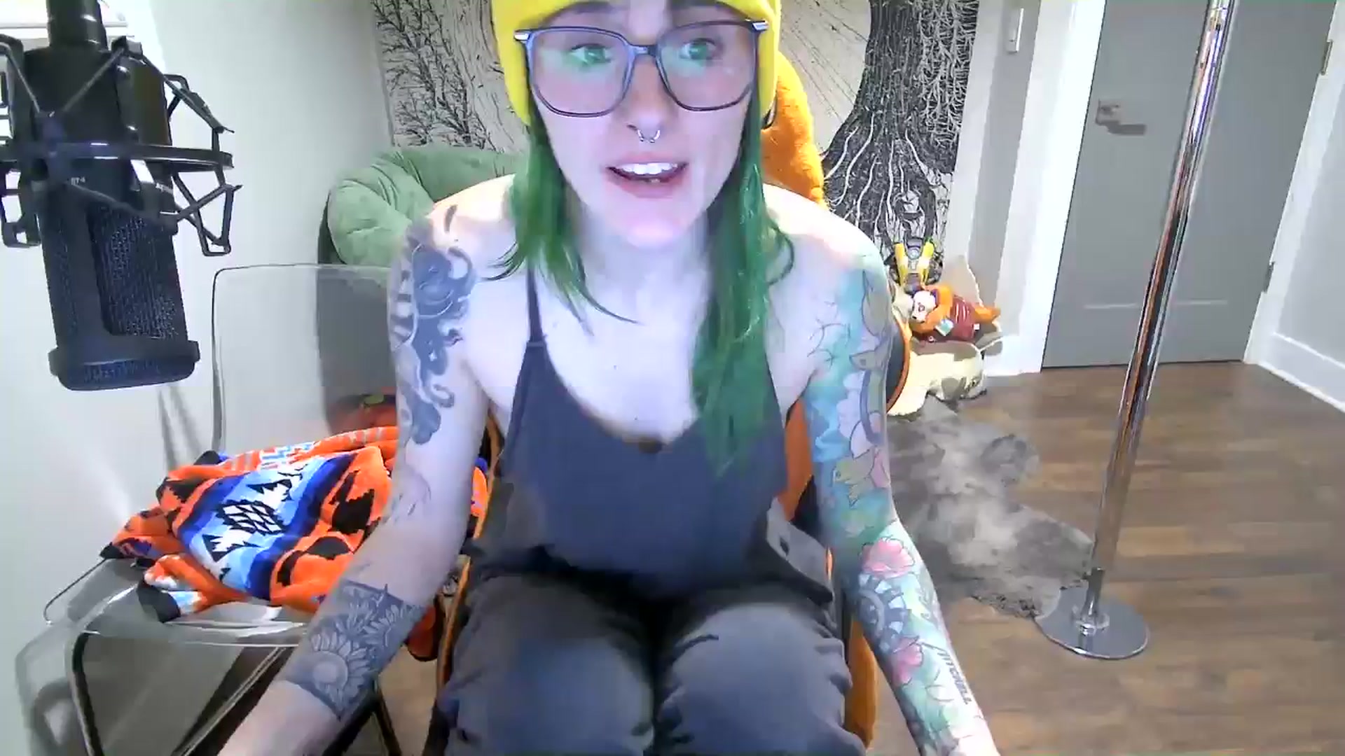 Gallery image thumbnail from Fueledbyfiona's myfreecams stream on, 03/03/2025, 07:17 image 8 of 20