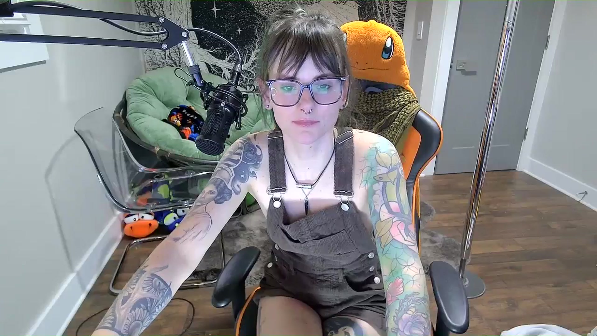 Gallery image thumbnail from Fueledbyfiona's myfreecams stream on, 03/10/2025, 06:59 image 13 of 20