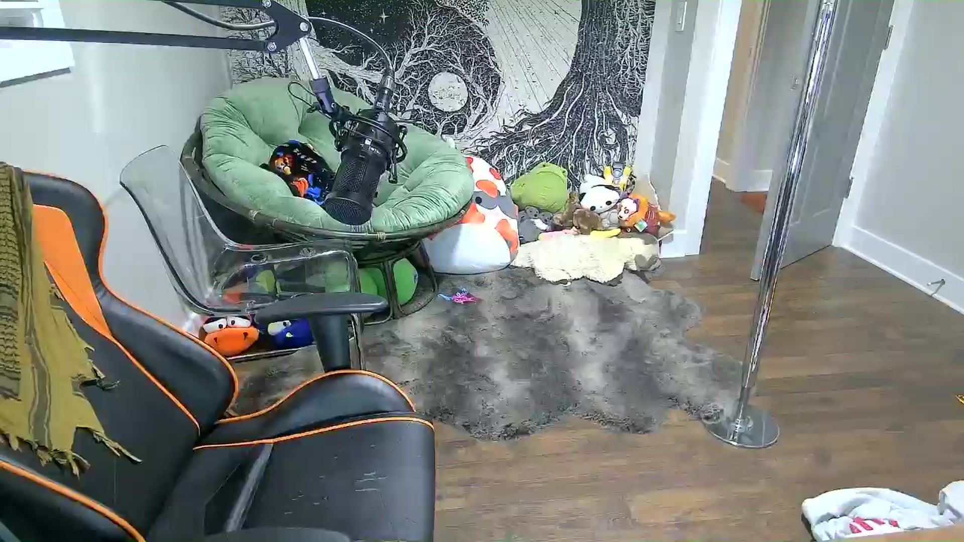Gallery image thumbnail from Fueledbyfiona's myfreecams stream on, 03/10/2025, 06:59 image 6 of 20