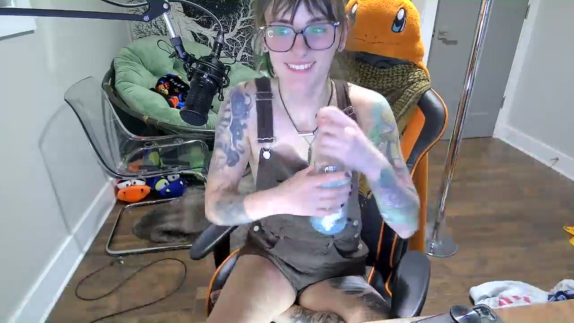 Gallery image thumbnail from Fueledbyfiona's myfreecams stream on, 03/10/2025, 06:59 image 9 of 20