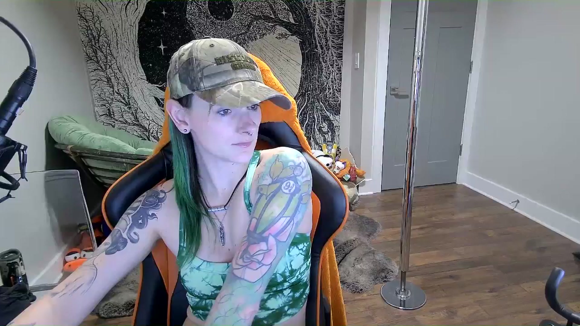 Gallery image thumbnail from Fueledbyfiona's myfreecams stream on, 03/15/2025, 05:07 image 7 of 20