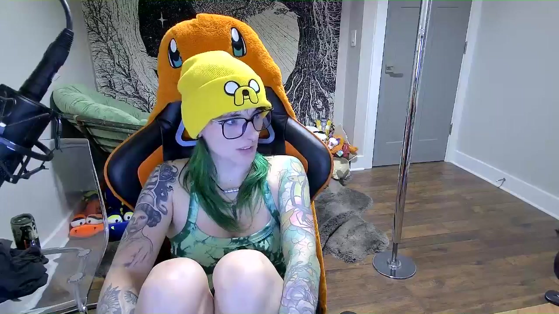Gallery image thumbnail from Fueledbyfiona's myfreecams stream on, 03/15/2025, 05:07 image 10 of 20