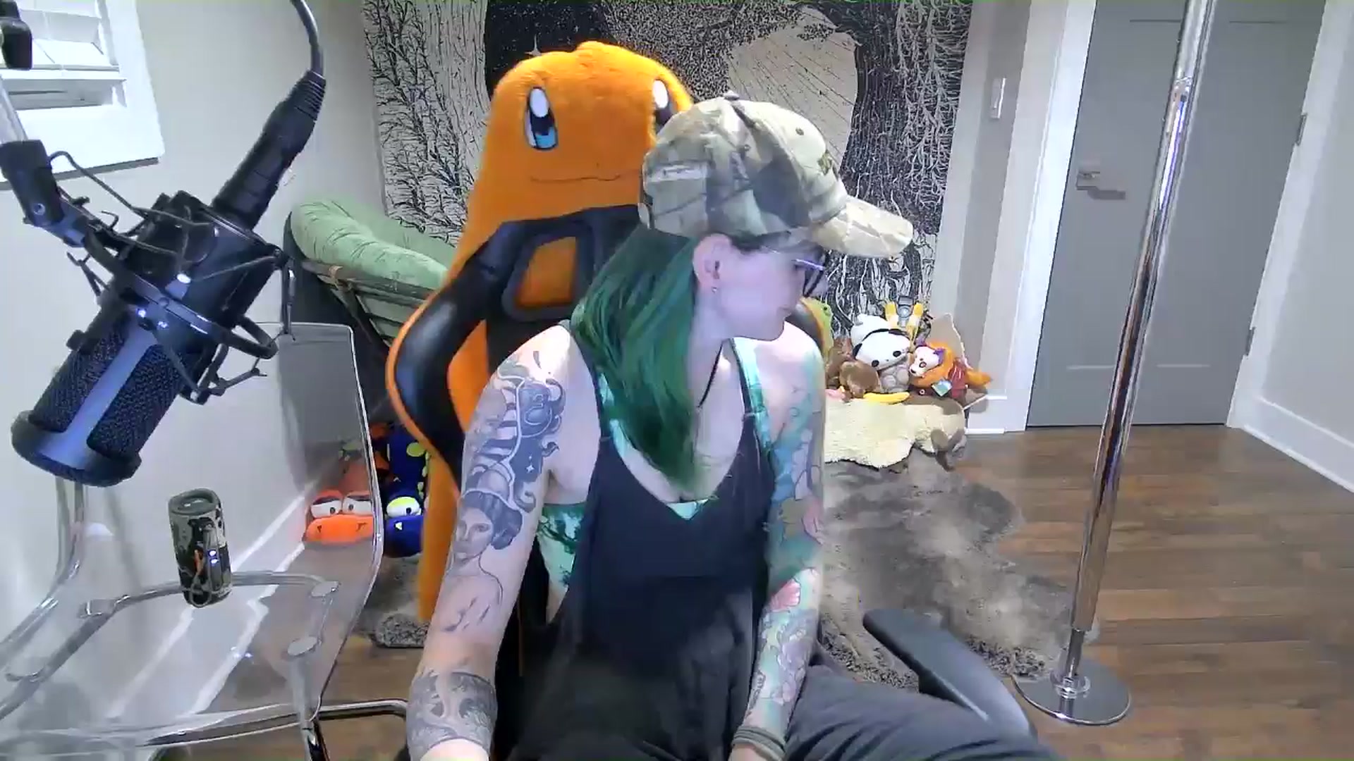 Gallery image thumbnail from Fueledbyfiona's myfreecams stream on, 03/15/2025, 05:07 image 1 of 20