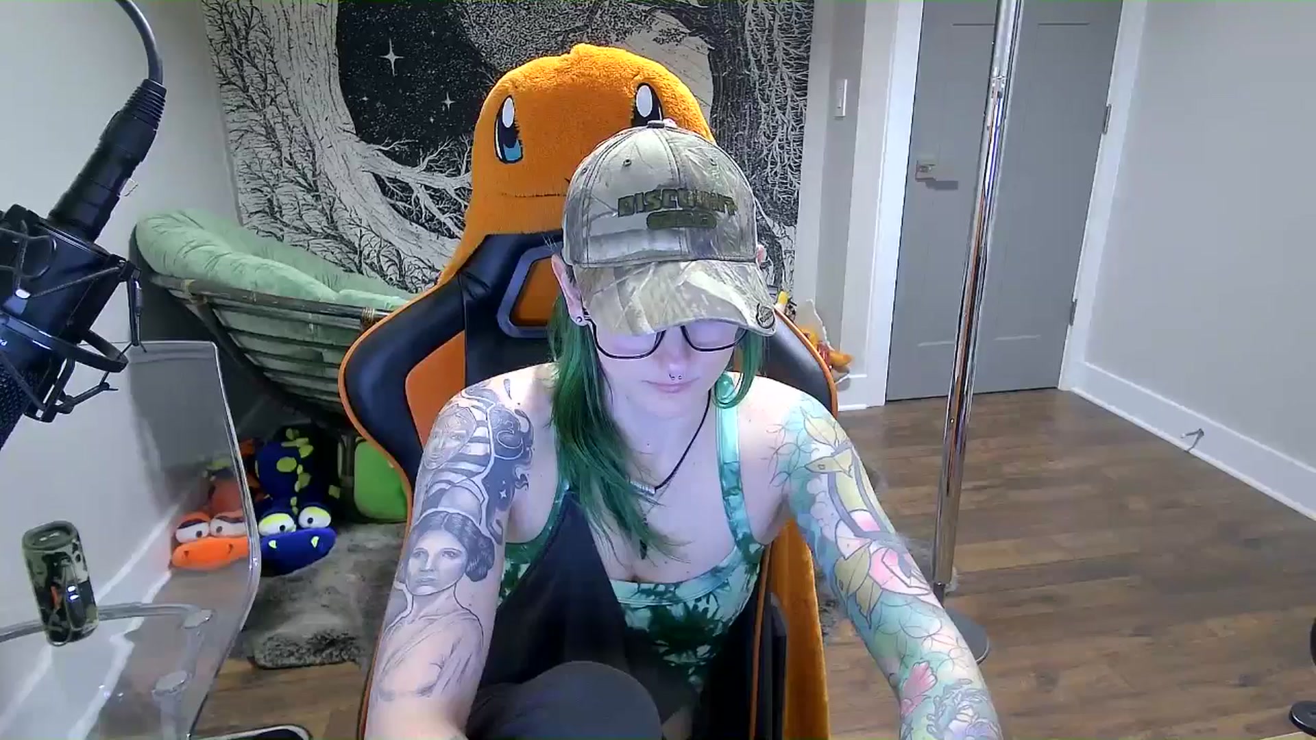 Gallery image thumbnail from Fueledbyfiona's myfreecams stream on, 03/15/2025, 05:07 image 2 of 20
