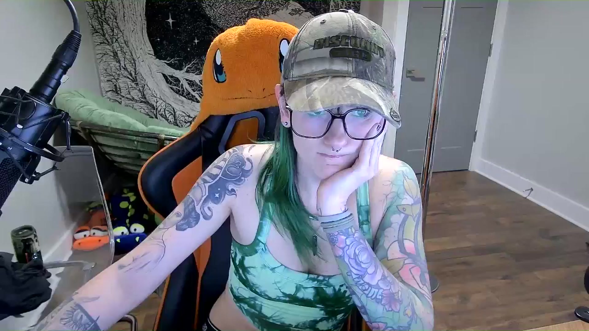 Gallery image thumbnail from Fueledbyfiona's myfreecams stream on, 03/15/2025, 05:07 image 8 of 20