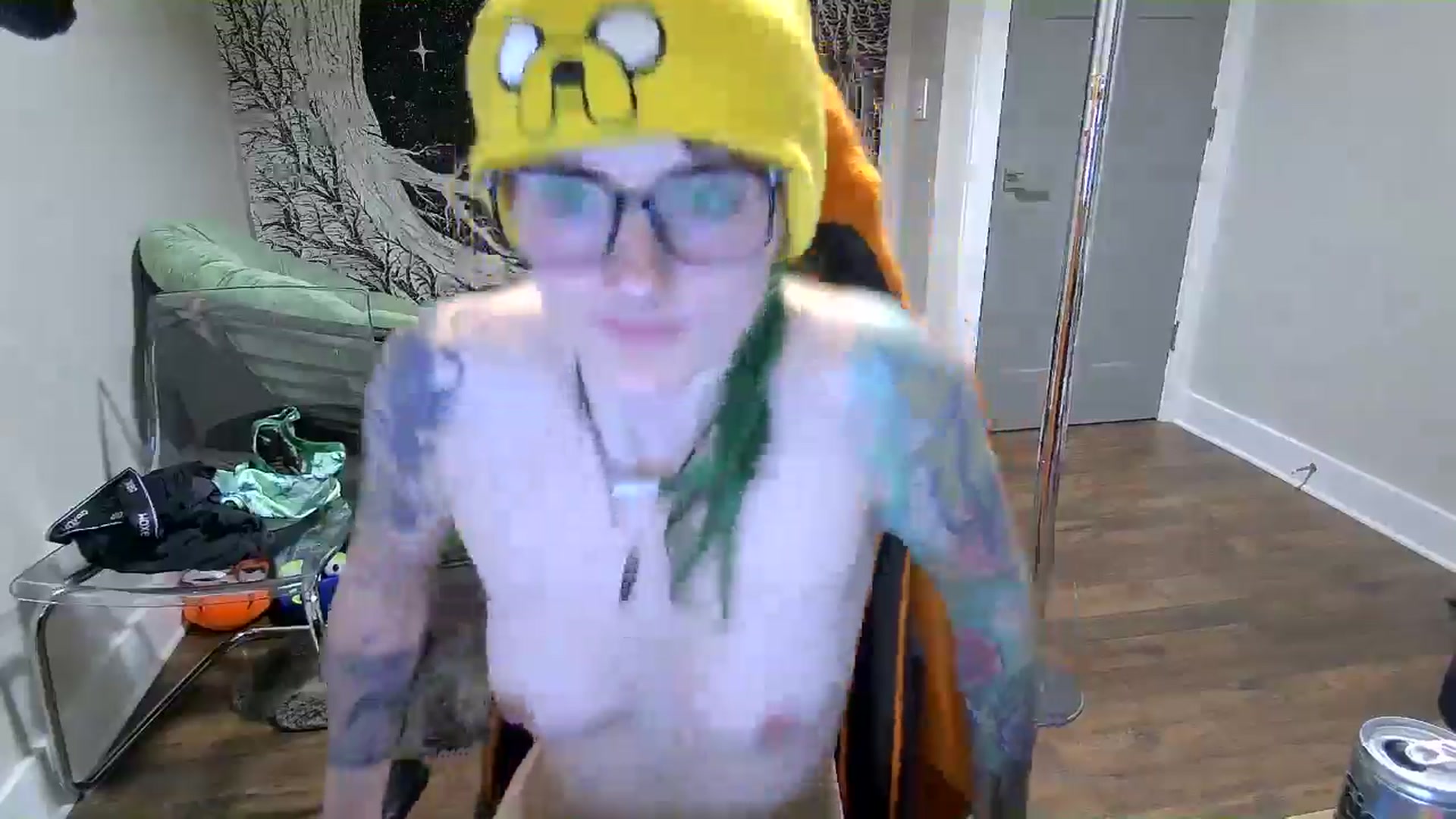 Gallery image thumbnail from Fueledbyfiona's myfreecams stream on, 03/15/2025, 05:07 image 19 of 20