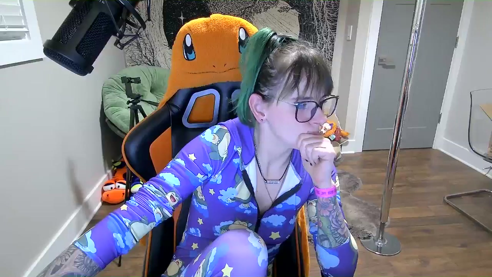 Gallery image thumbnail from Fueledbyfiona's myfreecams stream on, 03/18/2025, 03:15 image 18 of 20