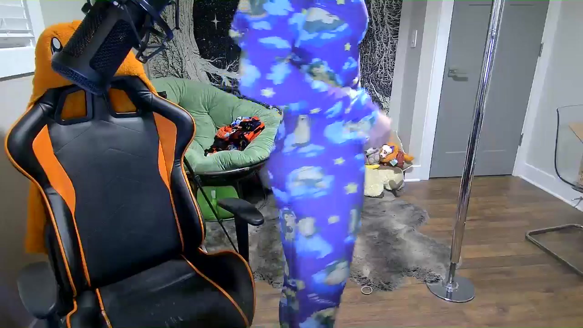 Gallery image thumbnail from Fueledbyfiona's myfreecams stream on, 03/18/2025, 03:15 image 8 of 20