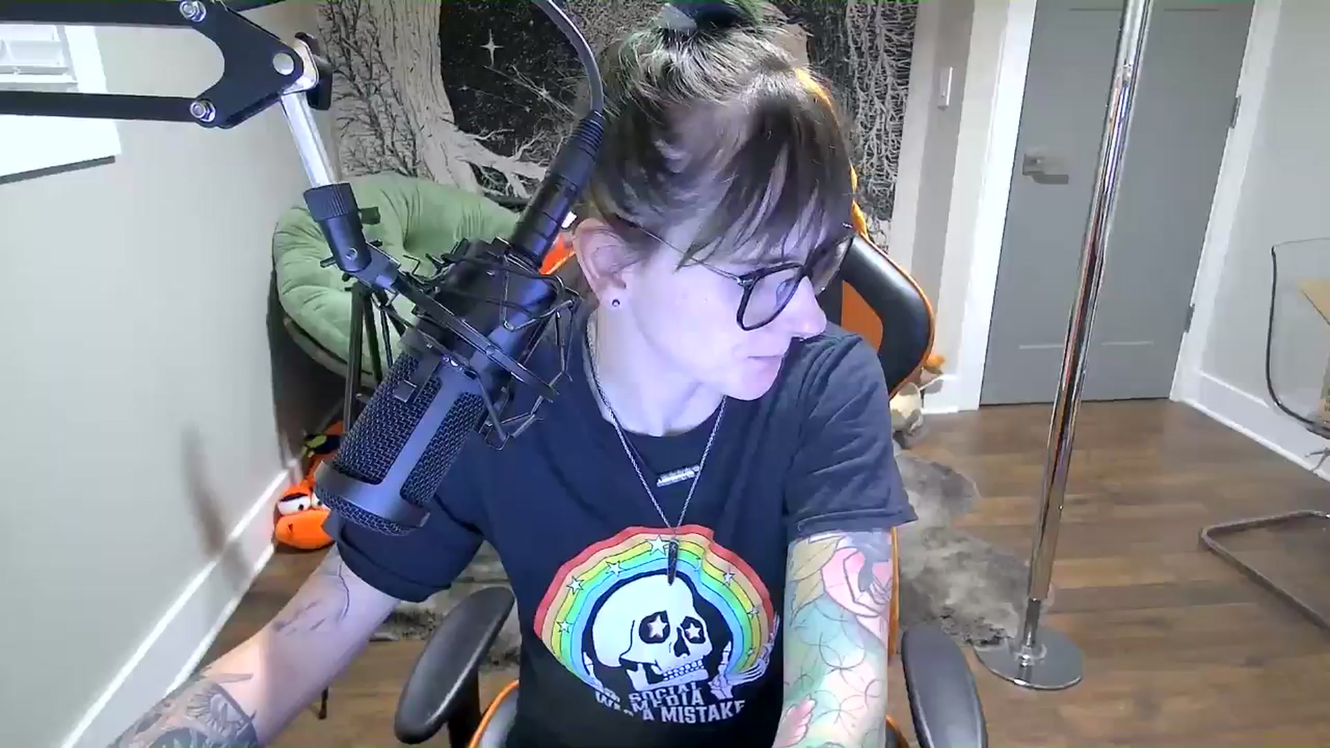 Gallery image thumbnail from Fueledbyfiona's myfreecams stream on, 03/18/2025, 04:32 image 20 of 20