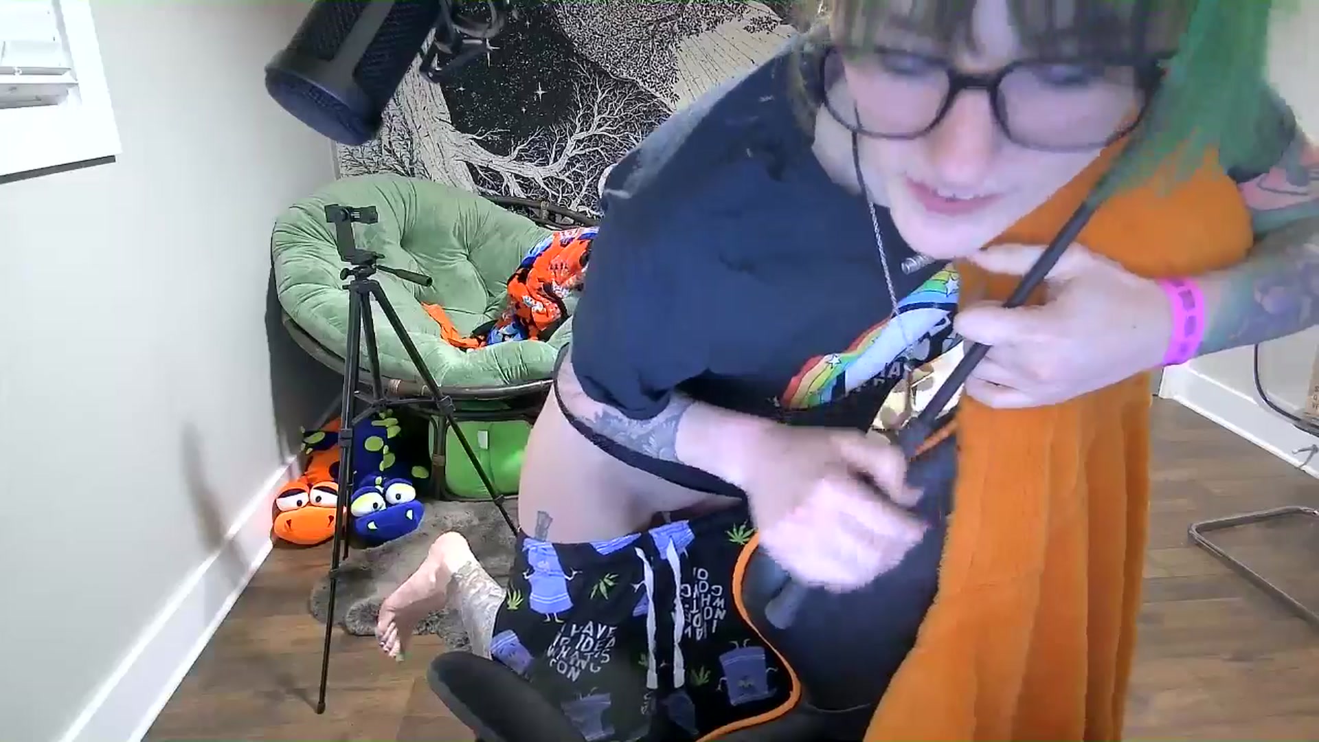 Gallery image thumbnail from Fueledbyfiona's myfreecams stream on, 03/18/2025, 04:32 image 15 of 20