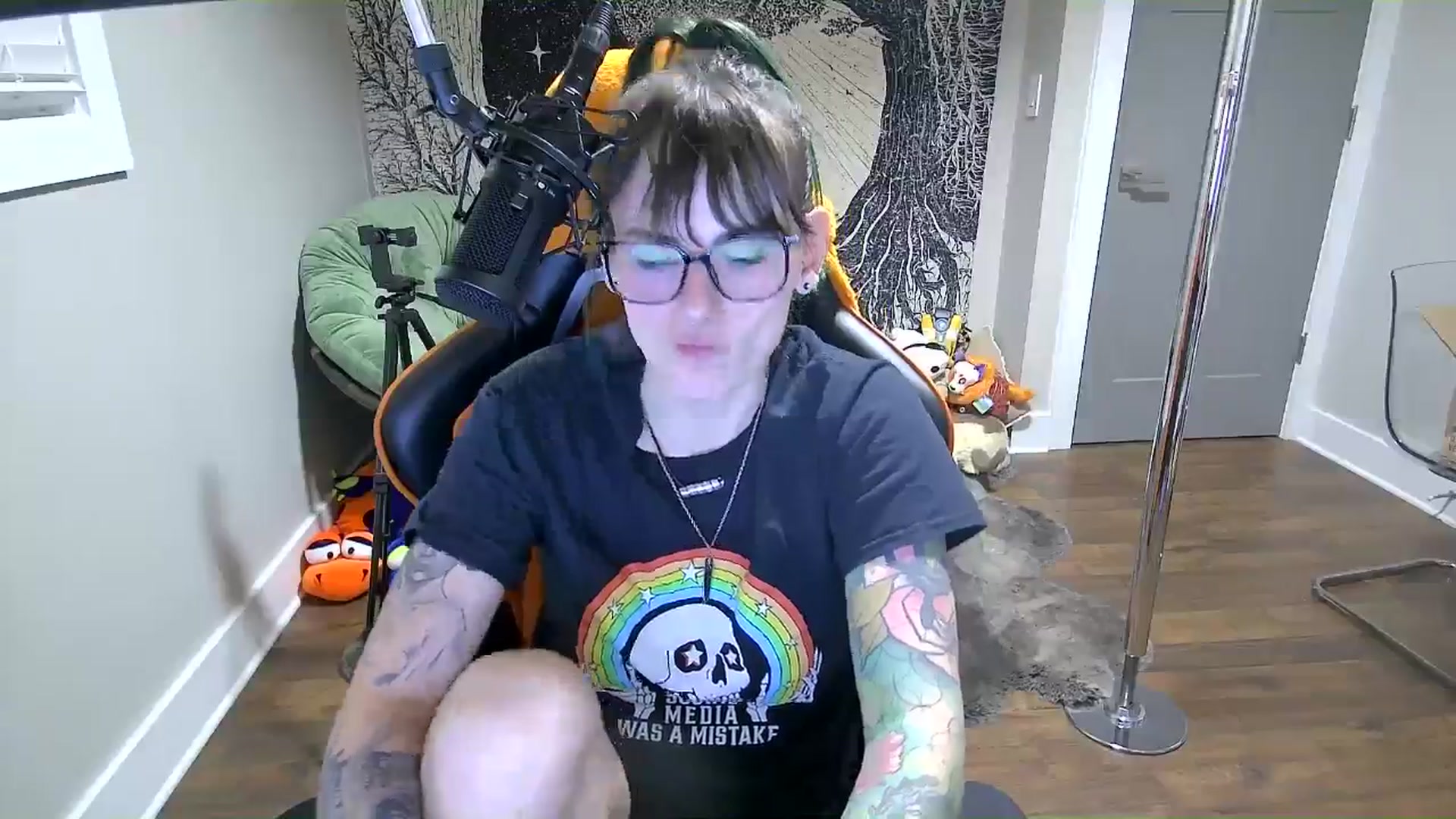 Gallery image thumbnail from Fueledbyfiona's myfreecams stream on, 03/18/2025, 04:32 image 6 of 20