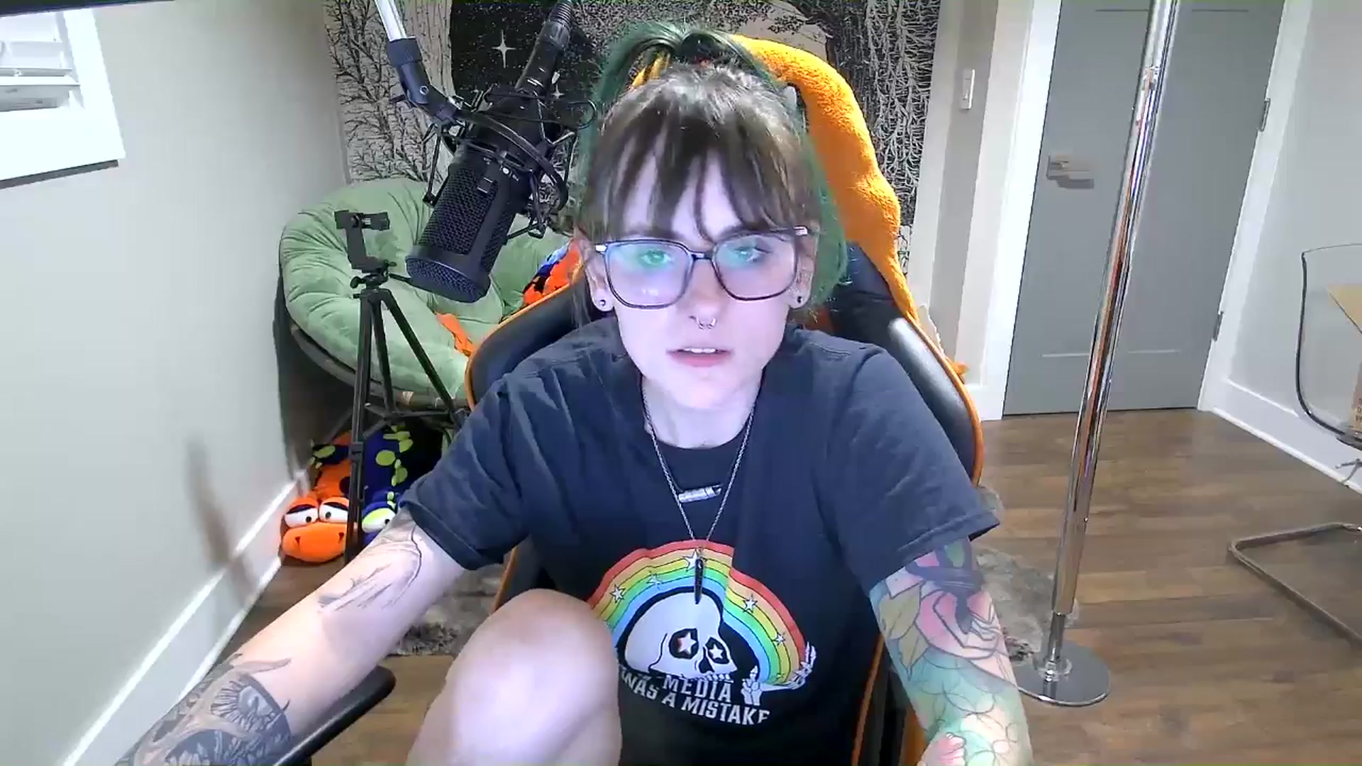 Gallery image thumbnail from Fueledbyfiona's myfreecams stream on, 03/18/2025, 04:32 image 10 of 20