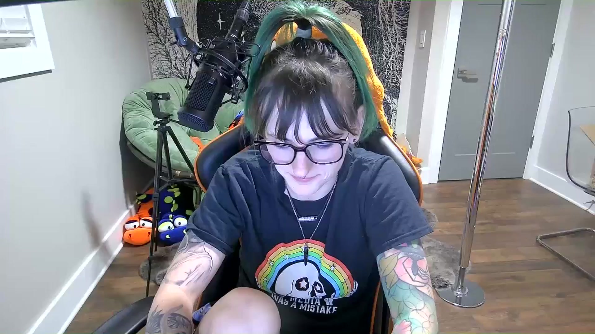Gallery image thumbnail from Fueledbyfiona's myfreecams stream on, 03/18/2025, 04:32 image 9 of 20