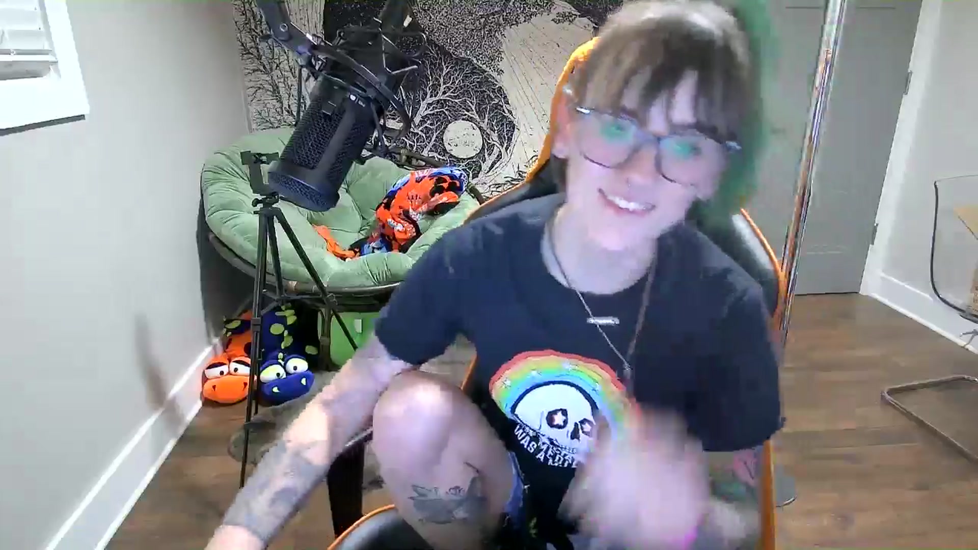 Gallery image thumbnail from Fueledbyfiona's myfreecams stream on, 03/18/2025, 04:32 image 13 of 20