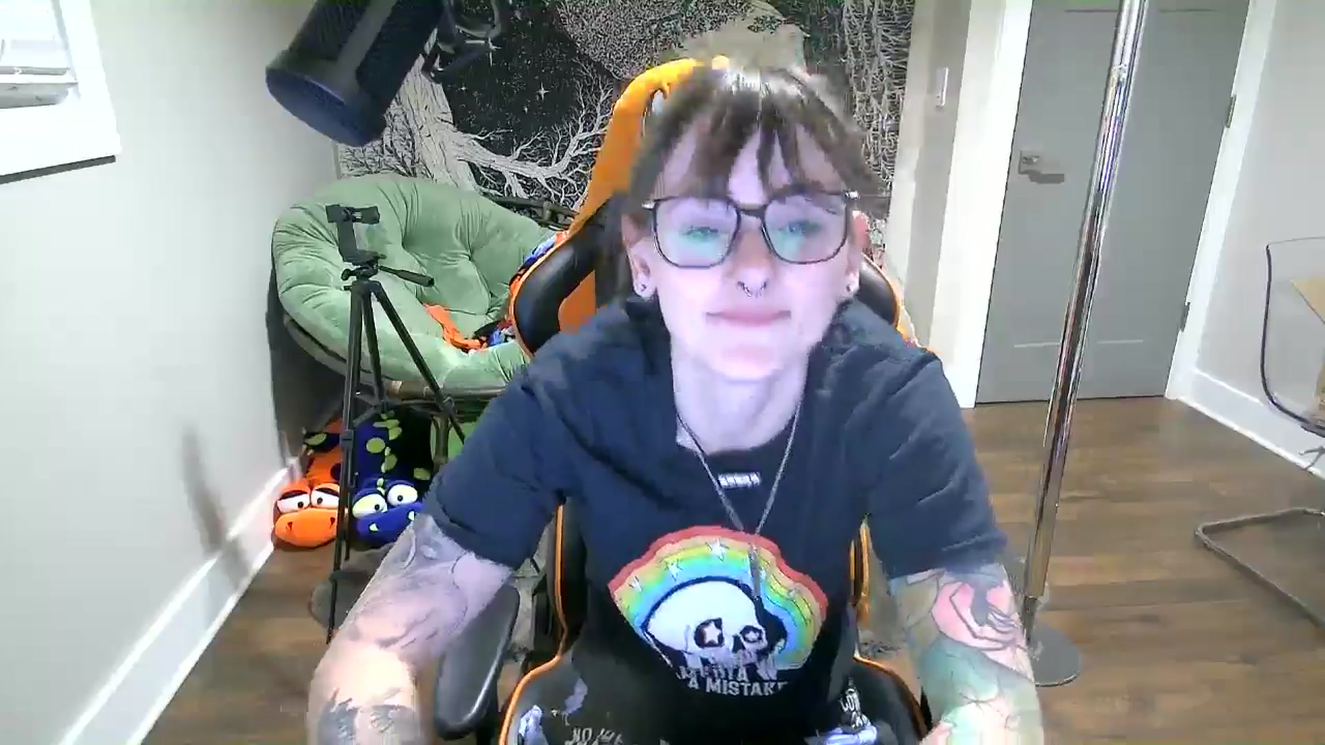 Gallery image thumbnail from Fueledbyfiona's myfreecams stream on, 03/18/2025, 04:32 image 17 of 20