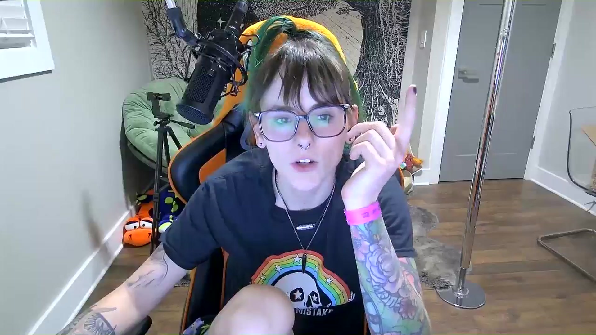 Gallery image thumbnail from Fueledbyfiona's myfreecams stream on, 03/18/2025, 04:32 image 3 of 20