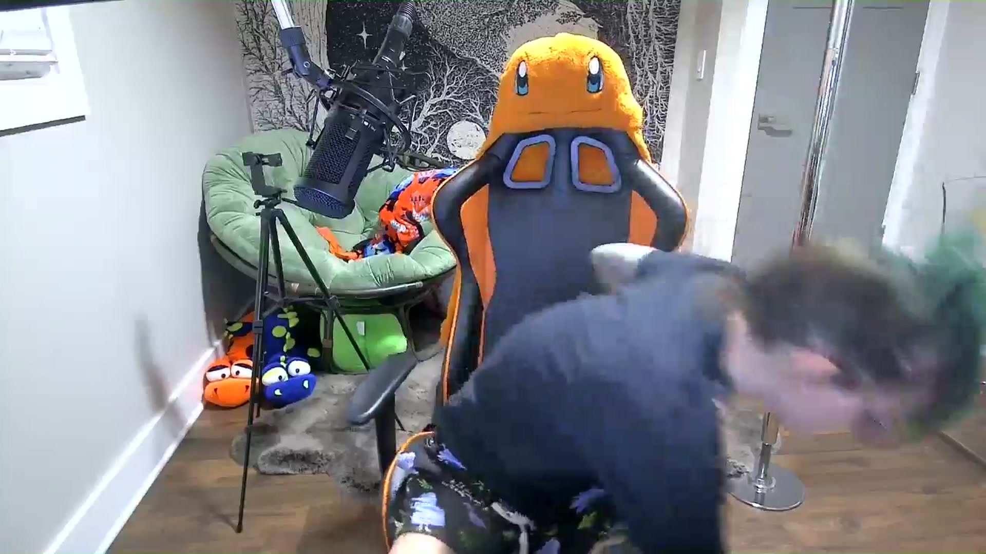Gallery image thumbnail from Fueledbyfiona's myfreecams stream on, 03/18/2025, 04:32 image 11 of 20