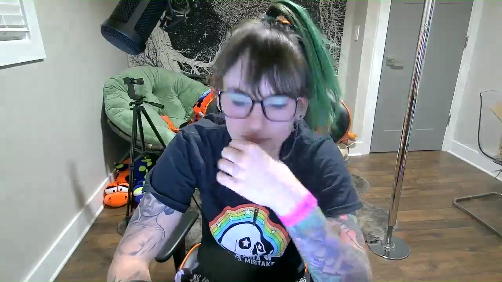 Gallery image thumbnail from Fueledbyfiona's myfreecams stream on, 03/18/2025, 04:32 image 18 of 20