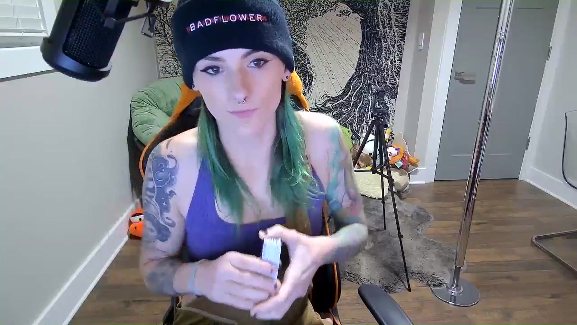 Gallery image thumbnail from Fueledbyfiona's myfreecams stream on, 03/23/2025, 04:23 image 6 of 20