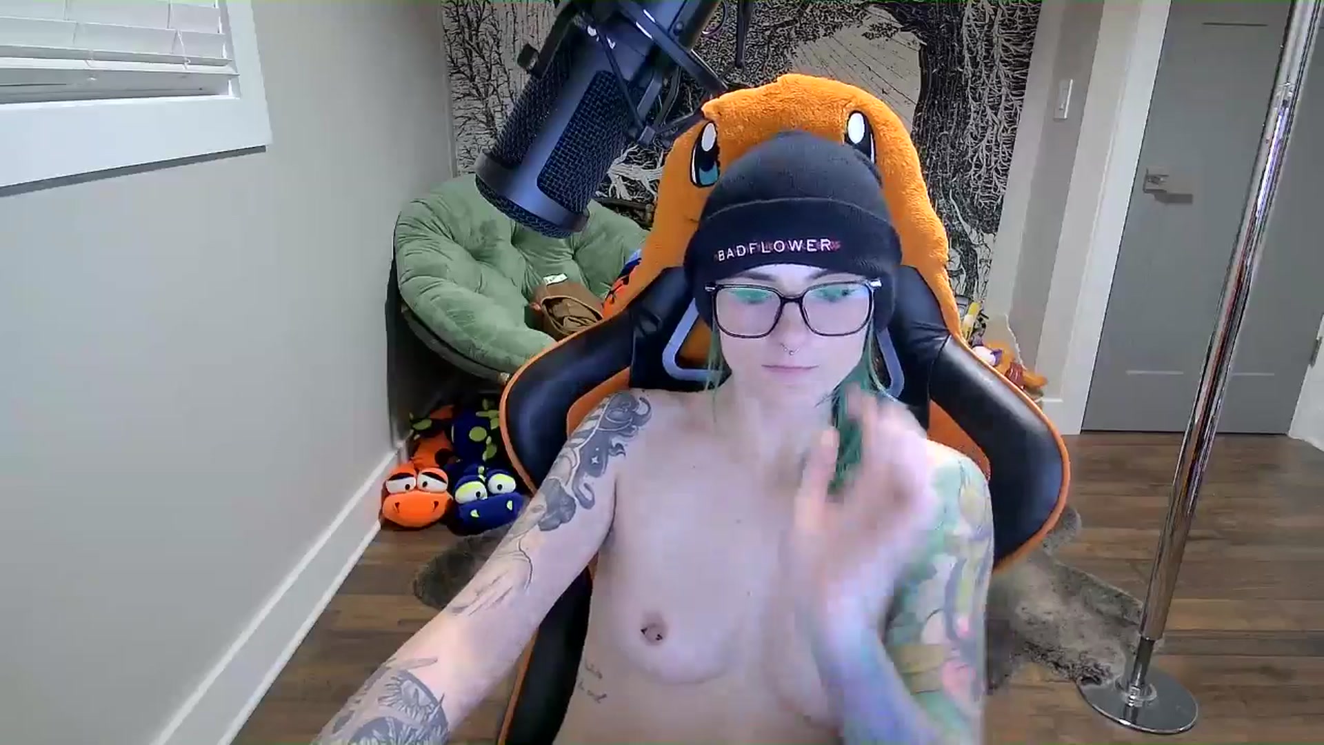 Gallery image thumbnail from Fueledbyfiona's myfreecams stream on, 03/23/2025, 05:24 image 14 of 20