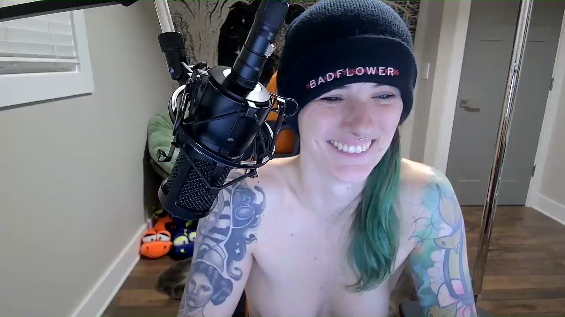 Gallery image thumbnail from Fueledbyfiona's myfreecams stream on, 03/24/2025, 05:45 image 12 of 20