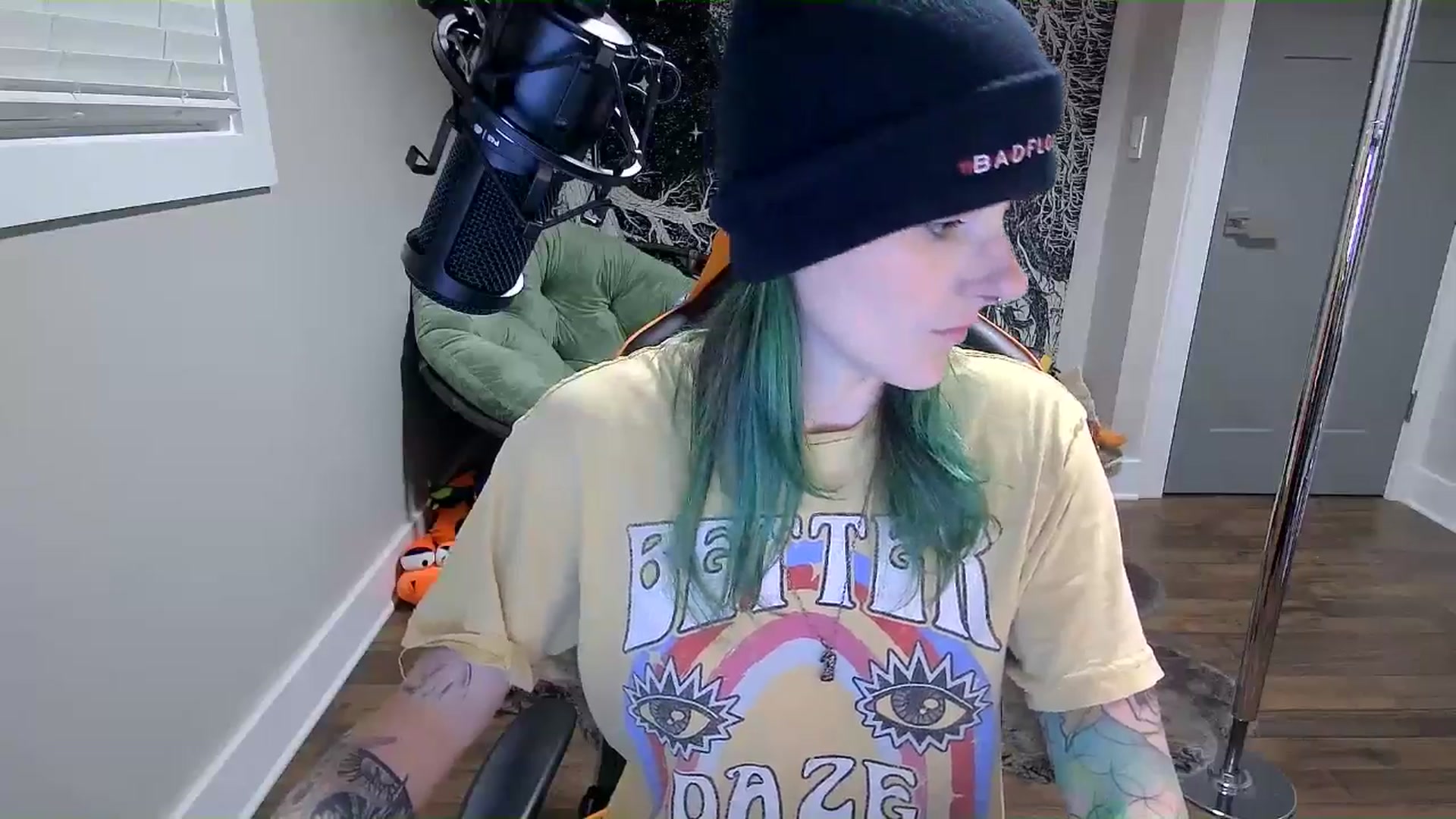 Gallery image thumbnail from Fueledbyfiona's myfreecams stream on, 03/24/2025, 05:45 image 4 of 20