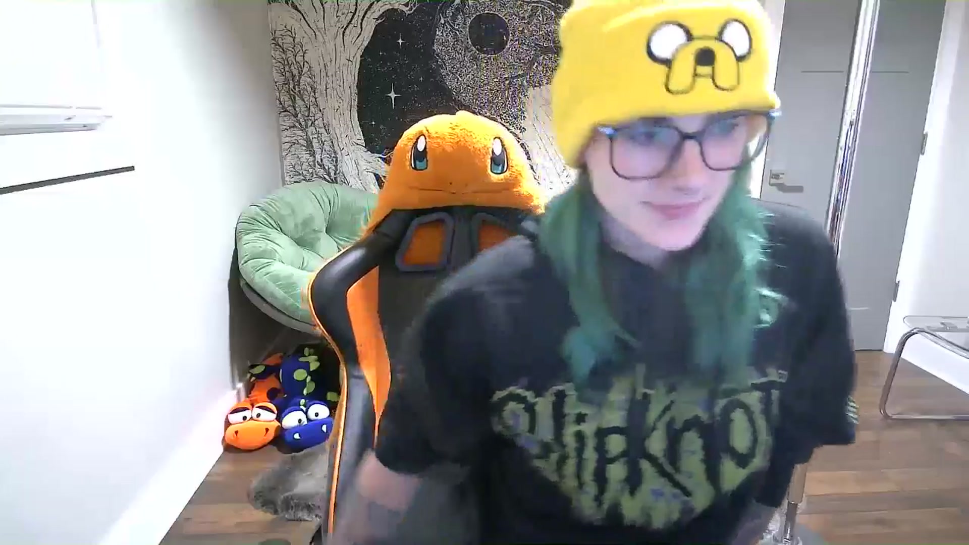 Gallery image thumbnail from Fueledbyfiona's myfreecams stream on, 03/28/2025, 03:44 image 11 of 20