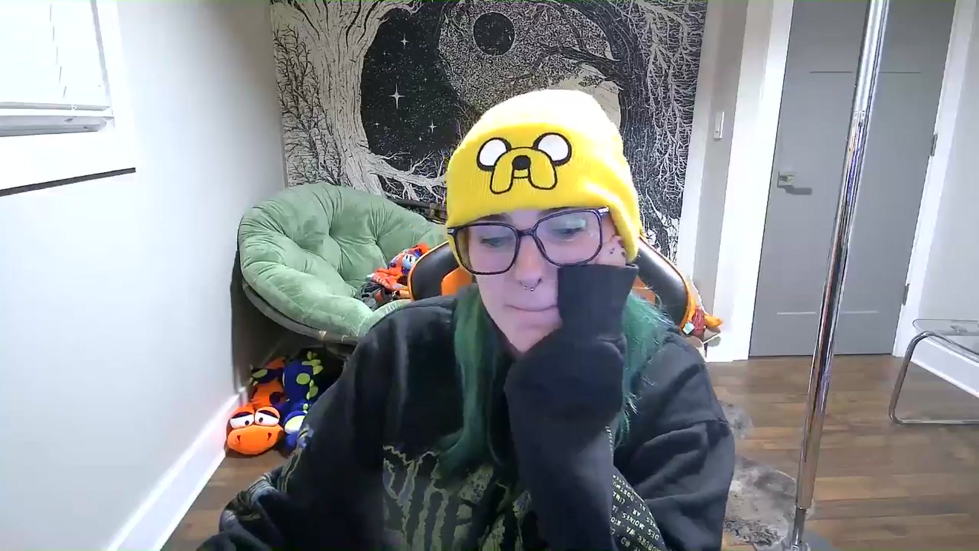 Gallery image thumbnail from Fueledbyfiona's myfreecams stream on, 03/28/2025, 03:44 image 15 of 20
