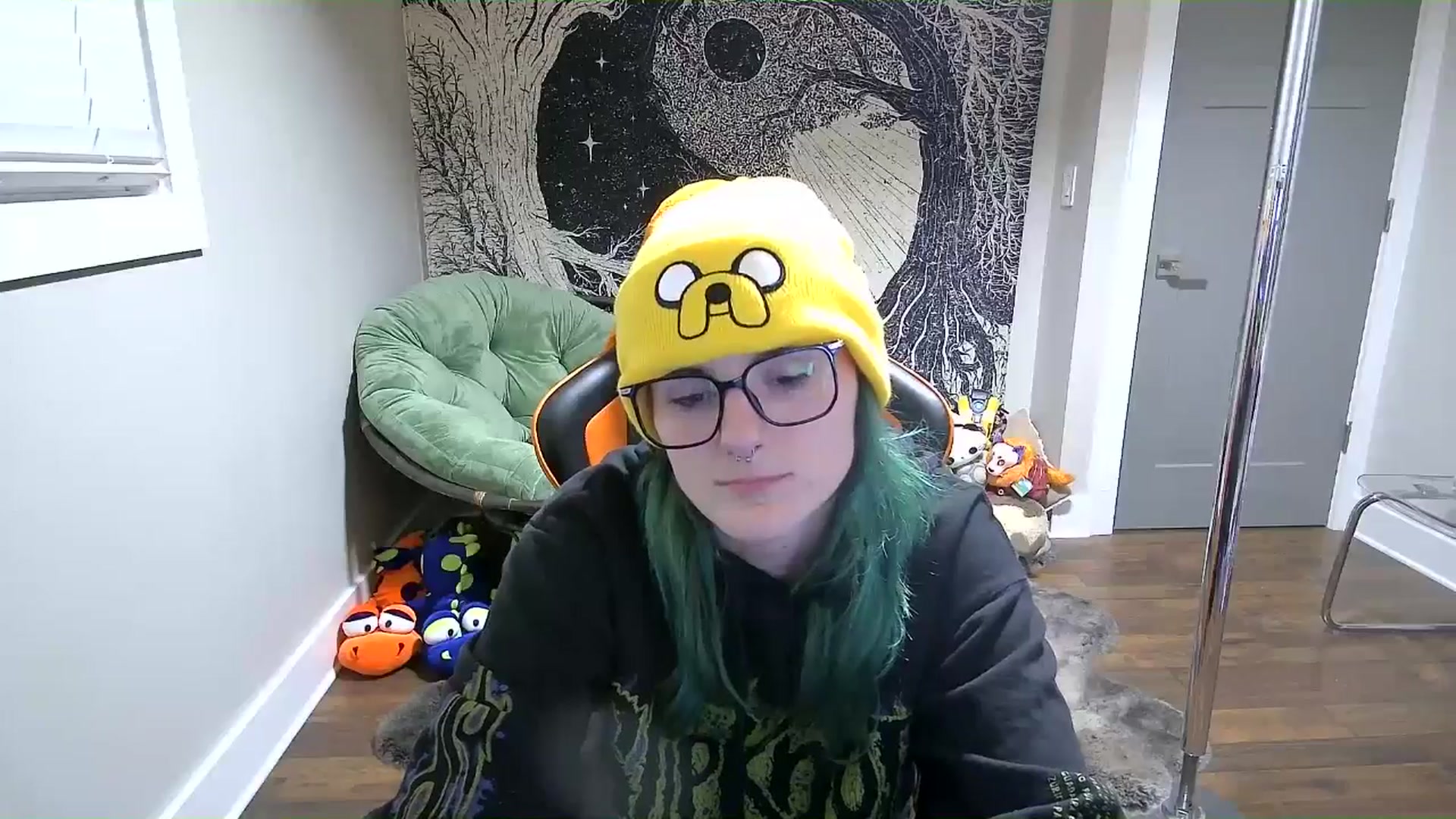 Gallery image thumbnail from Fueledbyfiona's myfreecams stream on, 03/28/2025, 03:44 image 17 of 20