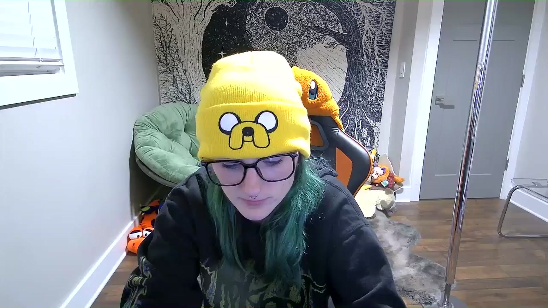 Gallery image thumbnail from Fueledbyfiona's myfreecams stream on, 03/28/2025, 03:44 image 16 of 20