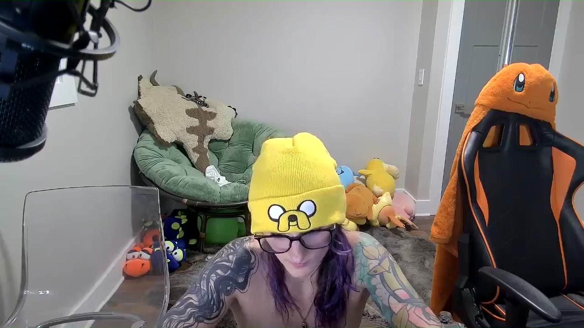 Gallery image thumbnail from Fueledbyfiona's myfreecams stream on, 07/28/2025, 03:17 image 16 of 20