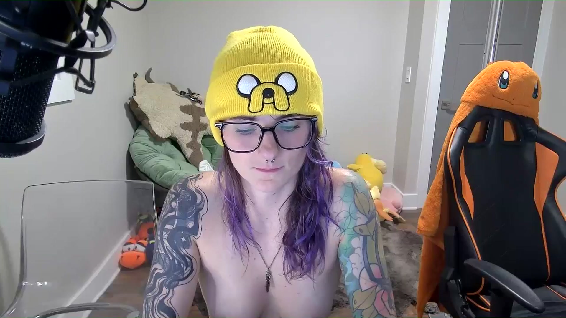 Gallery image thumbnail from Fueledbyfiona's myfreecams stream on, 07/28/2025, 03:17 image 17 of 20