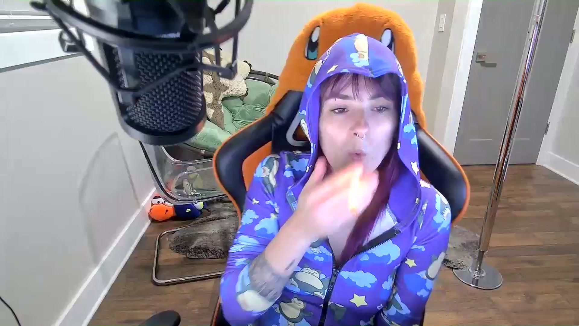 Gallery image thumbnail from Fueledbyfiona's myfreecams stream on, 08/11/2025, 02:36 image 4 of 20