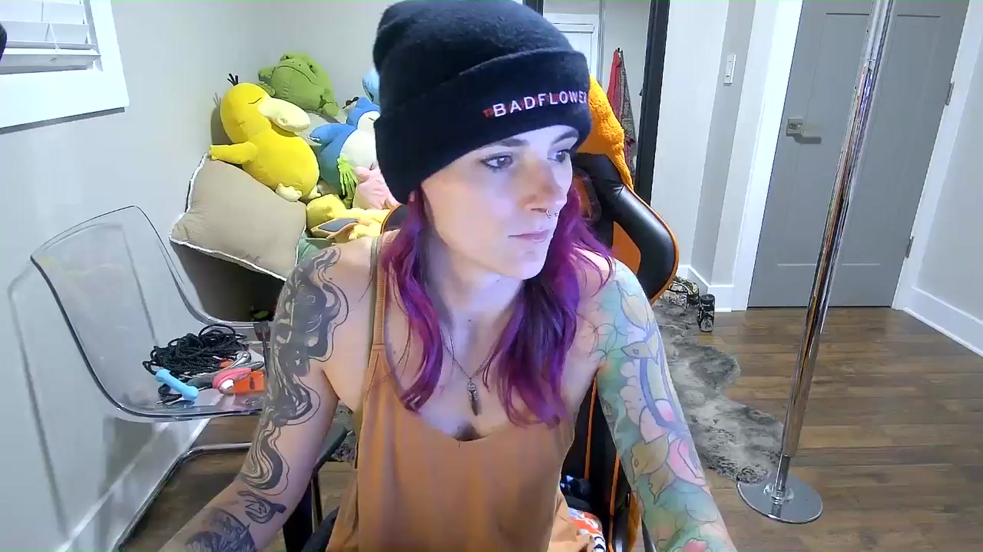 Gallery image thumbnail from Fueledbyfiona's myfreecams stream on, 09/17/2025, 02:10 image 12 of 20