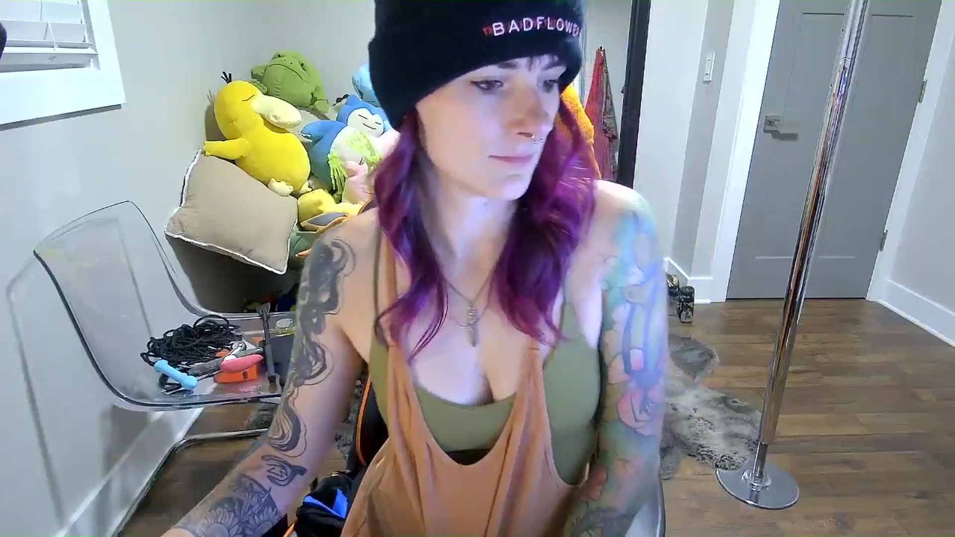Gallery image thumbnail from Fueledbyfiona's myfreecams stream on, 09/17/2025, 02:10 image 8 of 20